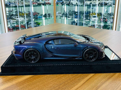 1/18 Resin H&H Bugatti Chiron Super Sport 300+ in Chameleon/Black - Limited Edition