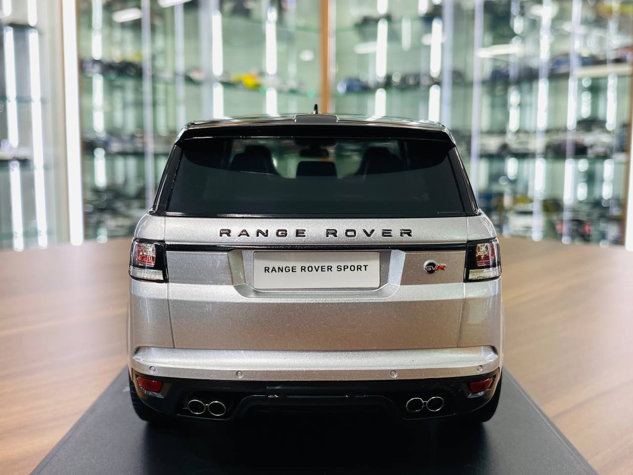 1/18 Resin Model - Kyosho Land Rover Range Rover Sport SVR in Indus Silver