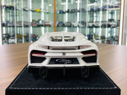 1/18 Resin Model - H&H Bugatti Chiron Super Sport 300+ in Hermes White