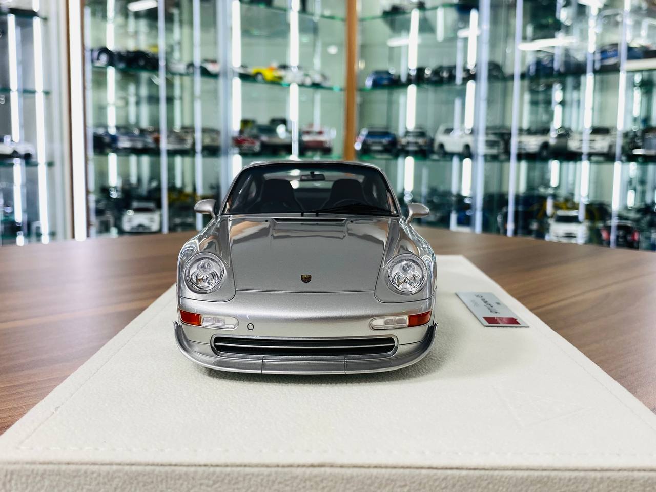 Porsche 911 (993) Carrera RS 1995 Japan Version by Makeup [1/18 Resin Silver Limited to 120 pcs]