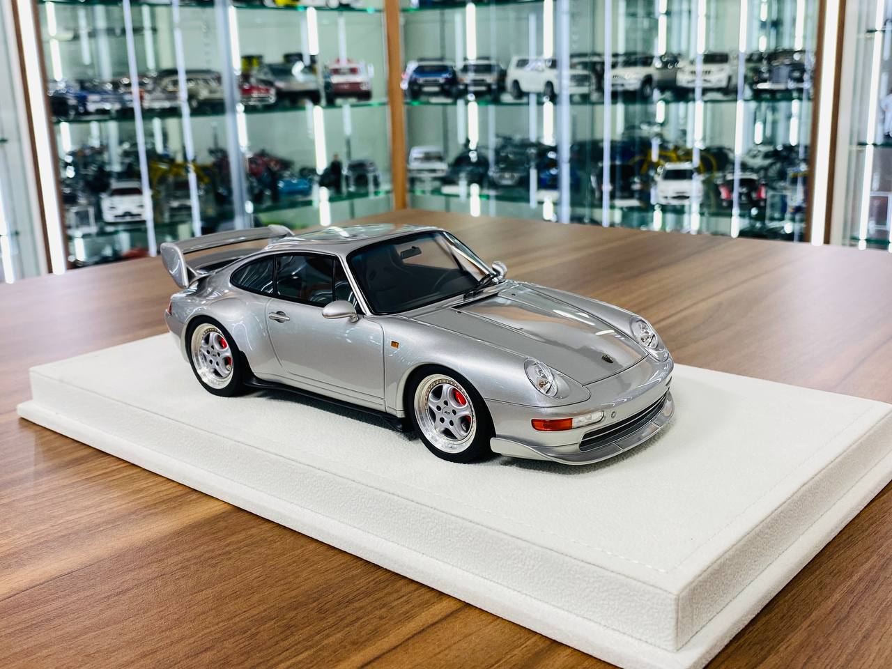 Porsche 911 (993) Carrera RS 1995 Japan Version by Makeup [1/18 Resin Silver Limited to 120 pcs]