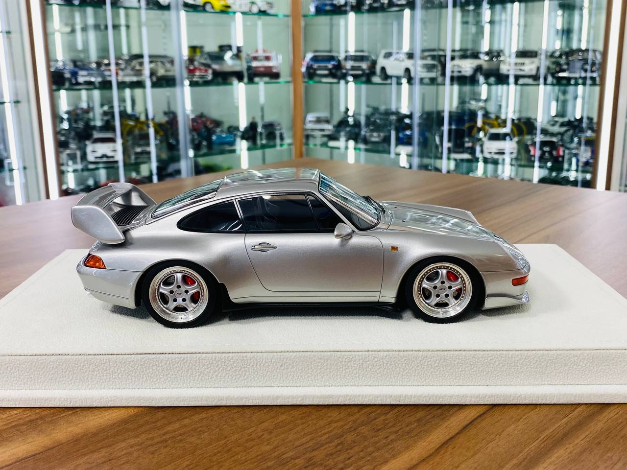 Porsche 911 (993) Carrera RS 1995 Japan Version by Makeup [1/18 Resin Silver Limited to 120 pcs]