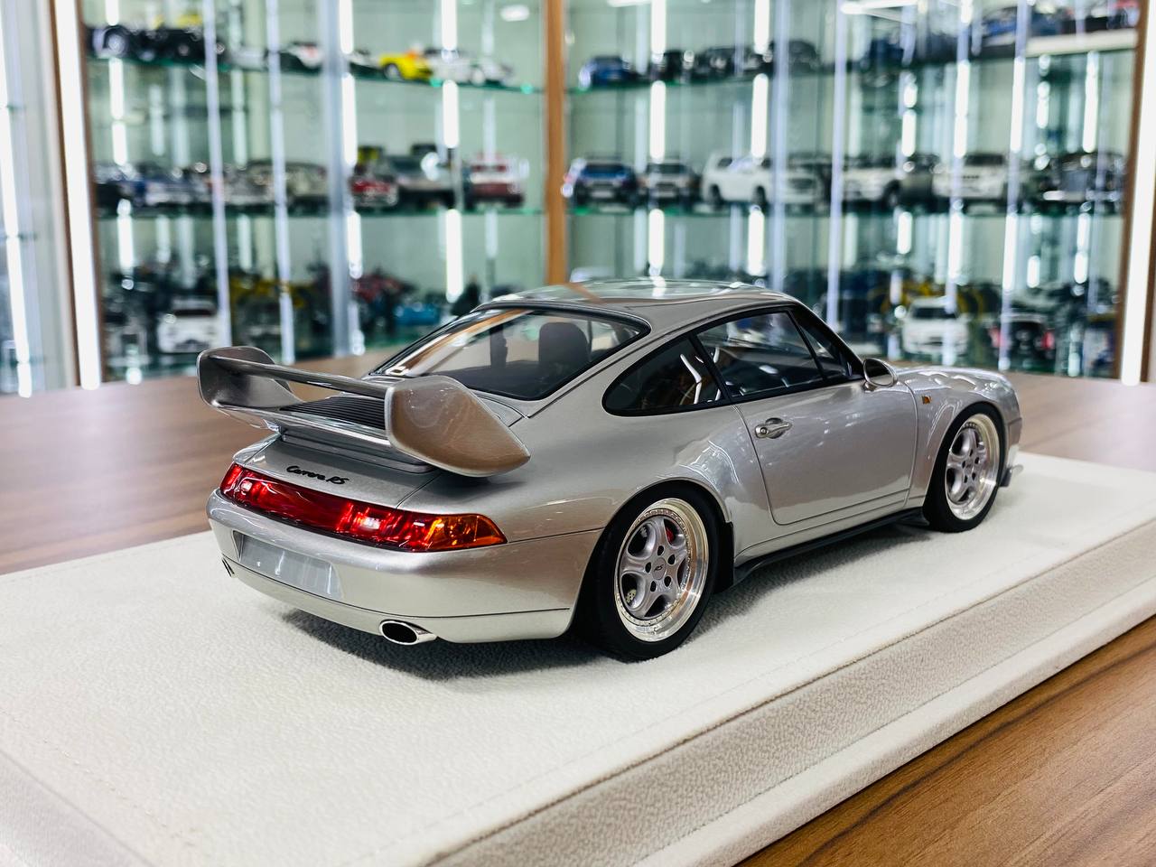 Porsche 911 (993) Carrera RS 1995 Japan Version by Makeup [1/18 Resin Silver Limited to 120 pcs]