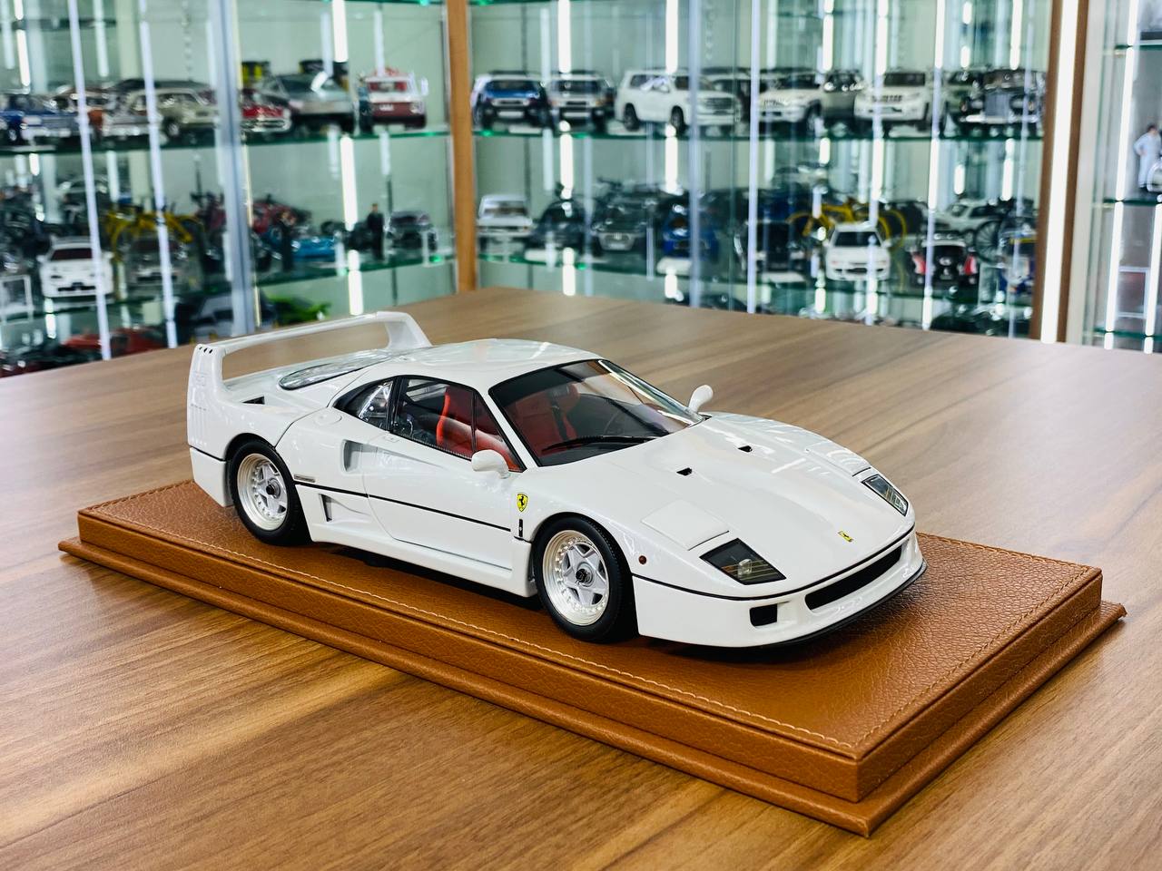 1/18 Diecast Model - BBR (Kyosho) Ferrari F40 in Metallic White, Limited Edition of 78