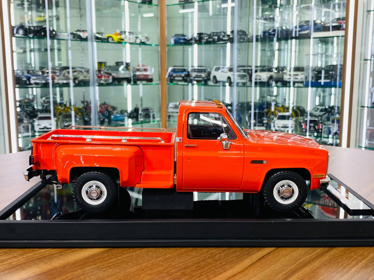 1/18 Resin- Old School Models GMC Sierra Classic 3500 (1986) in Orange, Limited to 110 Pieces