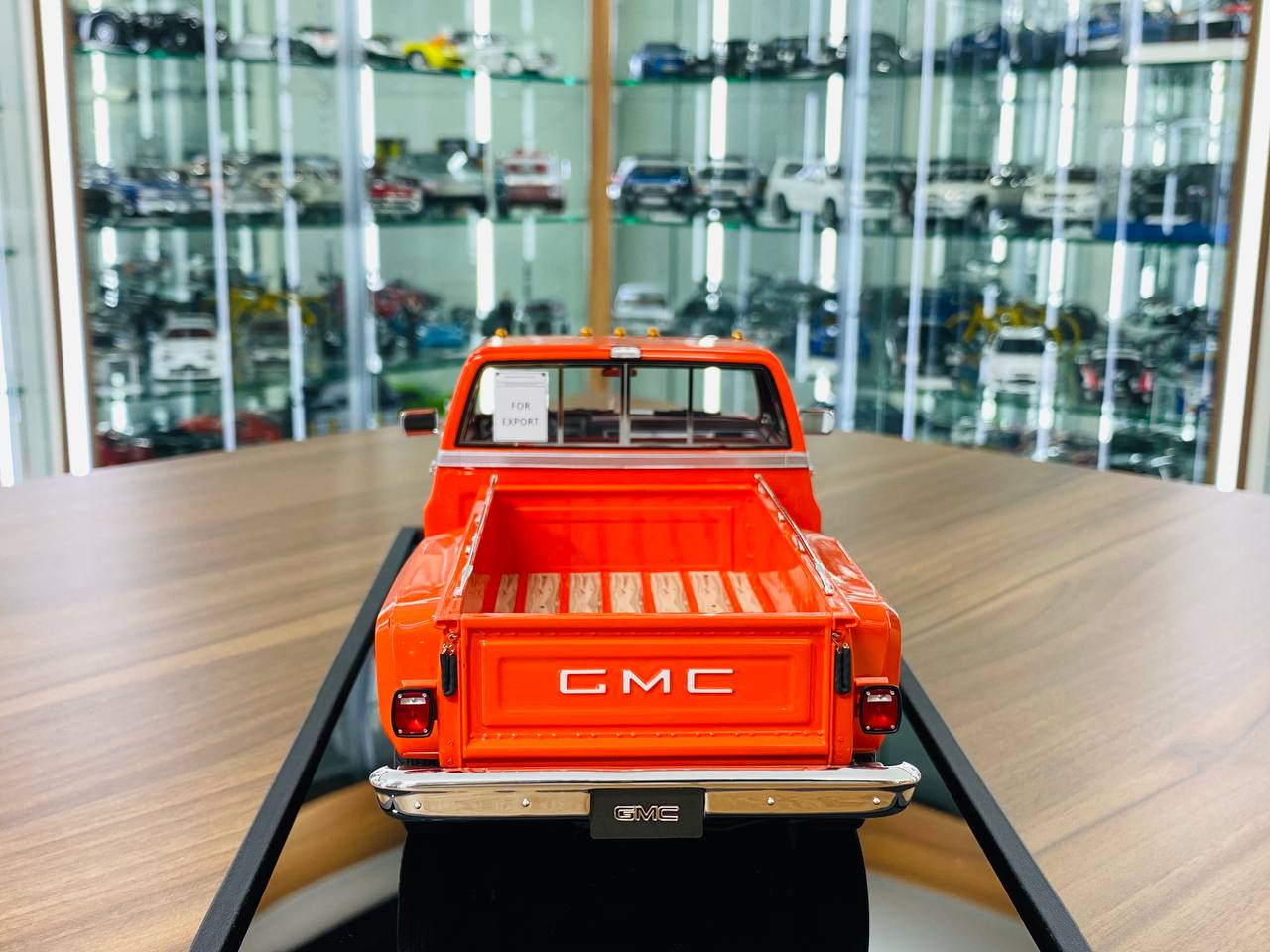 1/18 Resin- Old School Models GMC Sierra Classic 3500 (1986) in Orange, Limited to 110 Pieces