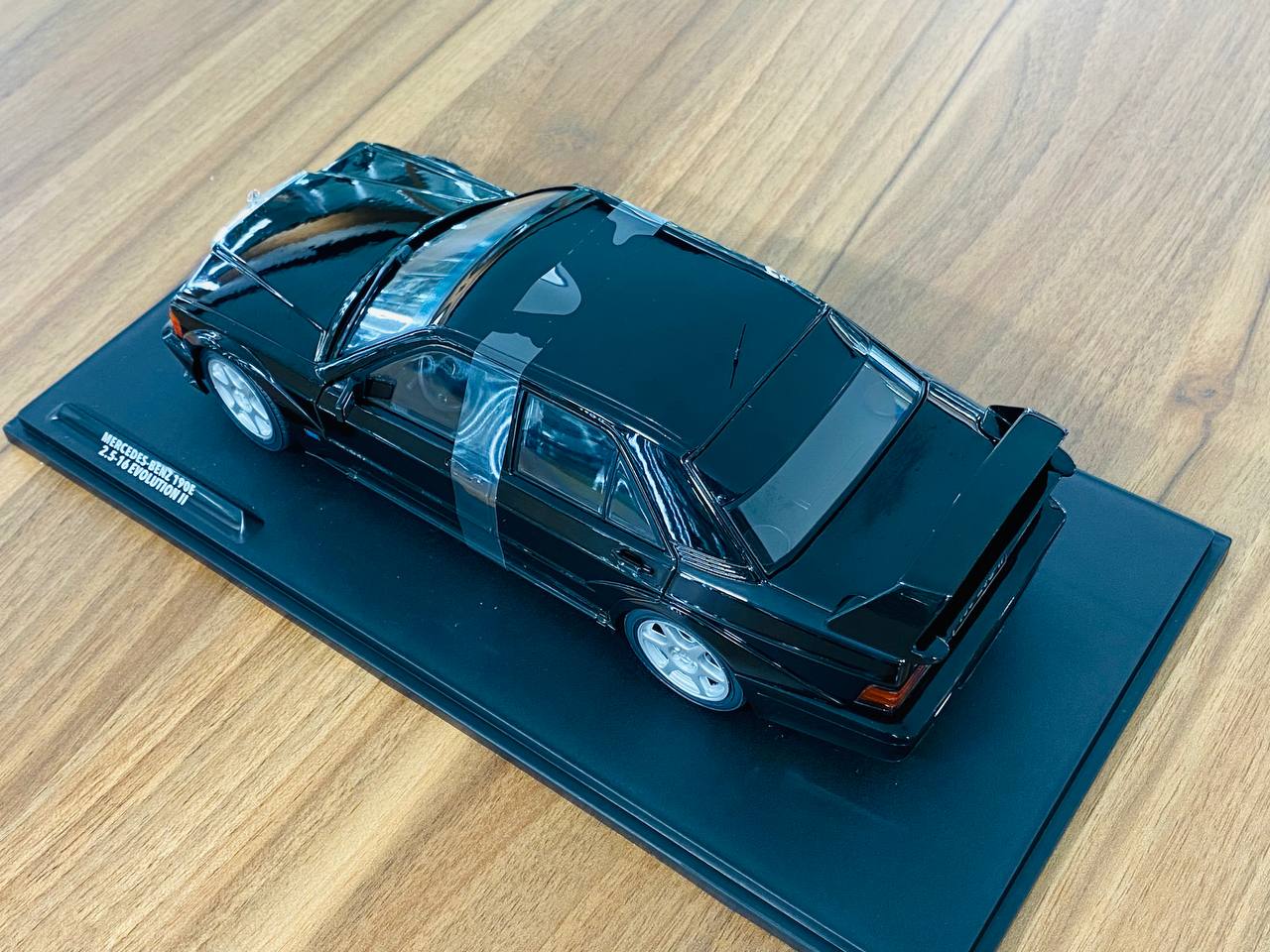 1/18 Diecast Model - Solido Mercedes-Benz 190E EVO II in Black