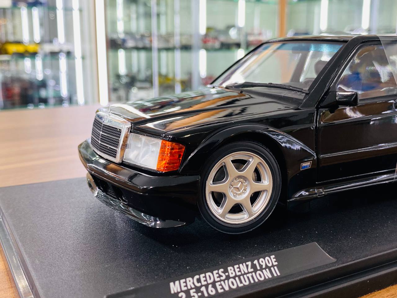 1/18 Diecast Model - Solido Mercedes-Benz 190E EVO II in Black