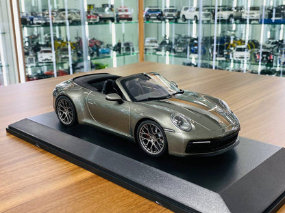 1/18 Diecast Model - Minichamps Porsche 911 Carrera 4S Cabriolet (2019) in Green Metallic, Limited Edition