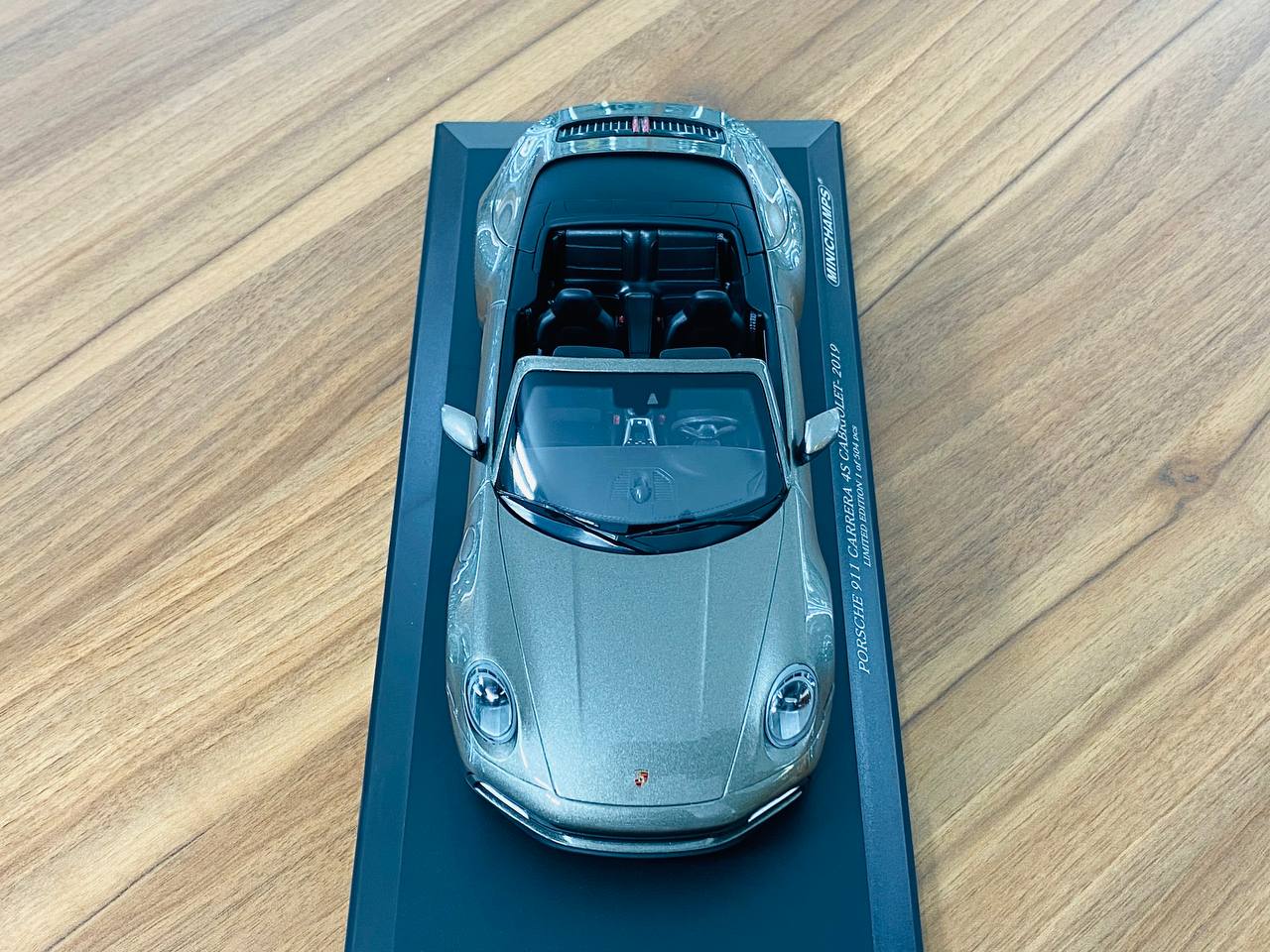 1/18 Diecast Model - Minichamps Porsche 911 Carrera 4S Cabriolet (2019) in Green Metallic, Limited Edition