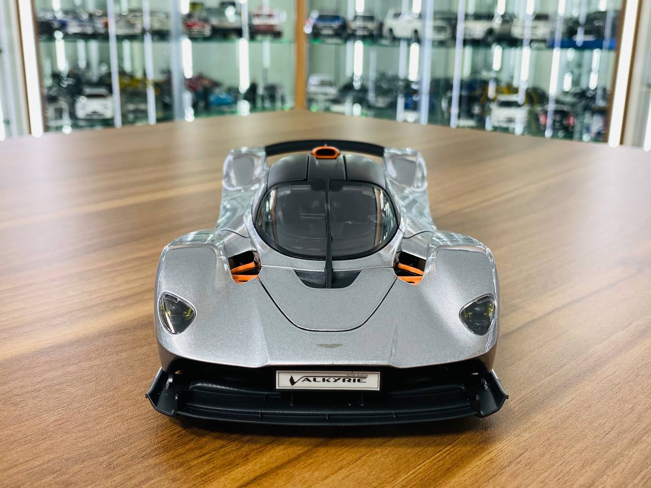 1/18 Diecast Model - Maisto Aston Martin Valkyrie in Silver