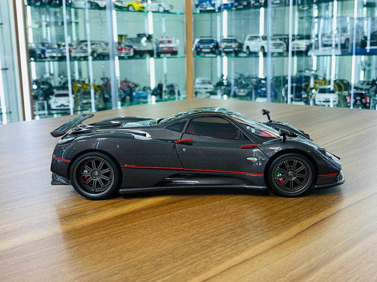 1/18 Diecast Model - Almost Real Pagani Zonda F 2005 (Full Carbon Fiber)