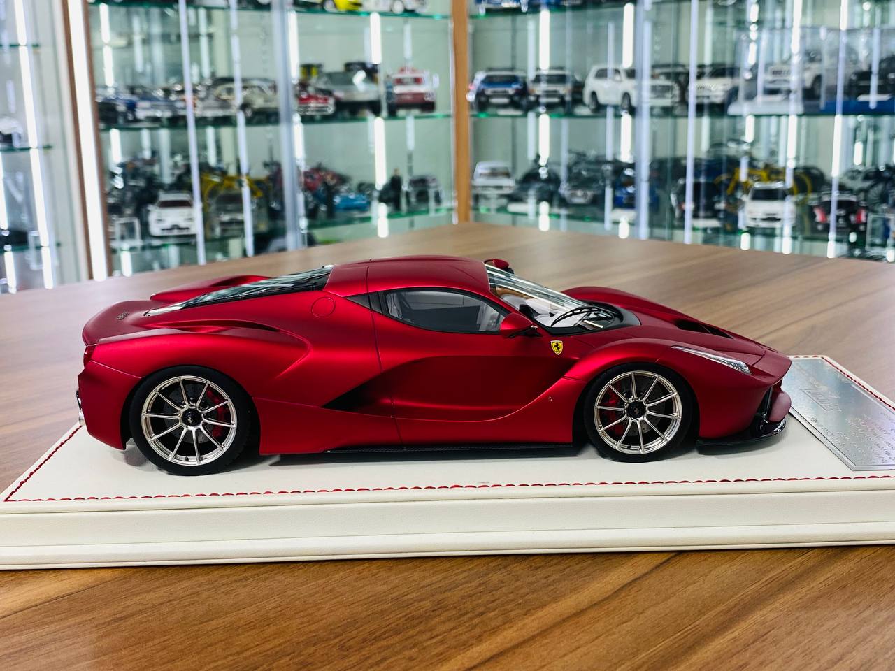 1/18 Resin Model - Davis & Giovanni Ferrari LaFerrari (Matt Chrome Red)