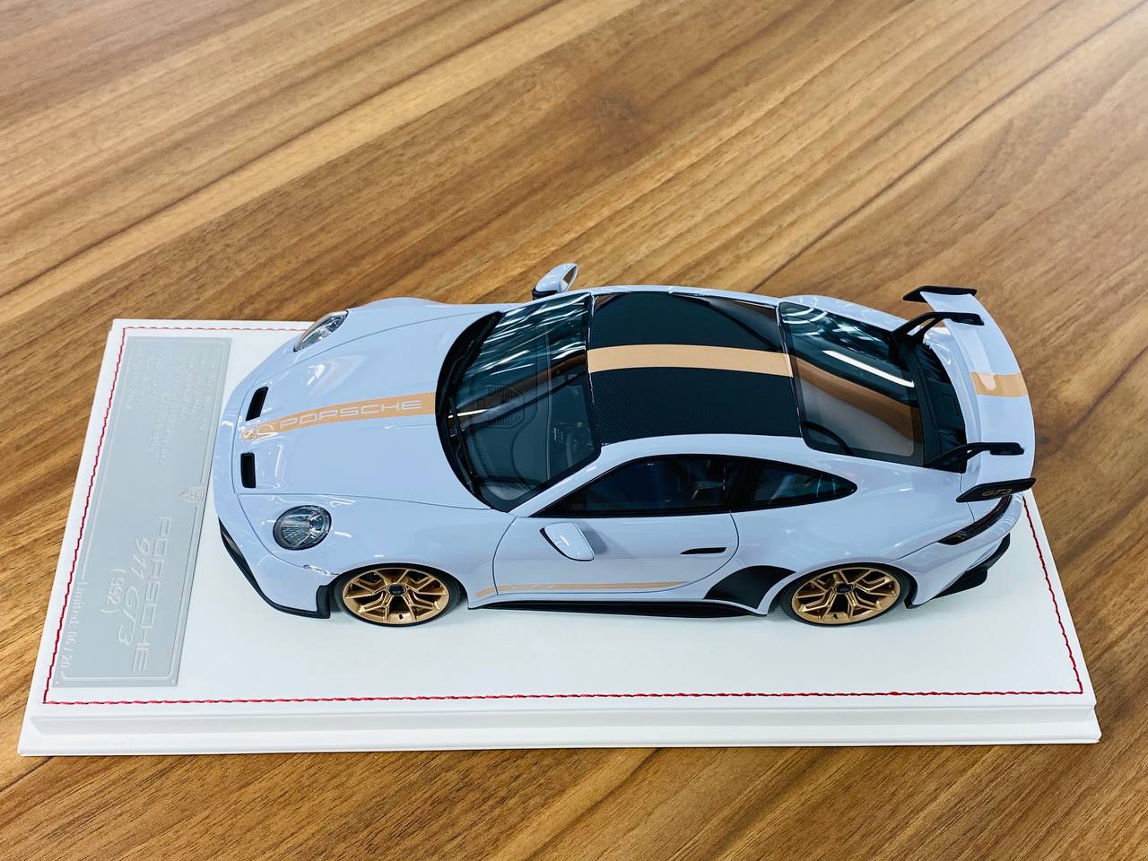 1/18 Resin Model - Davis & Giovanni Porsche 911 GT3 (992) (Crayon with Gold Stripe)