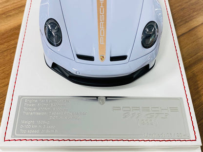 1/18 Resin Model - Davis & Giovanni Porsche 911 GT3 (992) (Crayon with Gold Stripe)