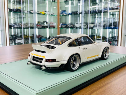 1/18 Resin Model - Make Up Porsche Singer DLS 2018 in Pearl White Limited Edition