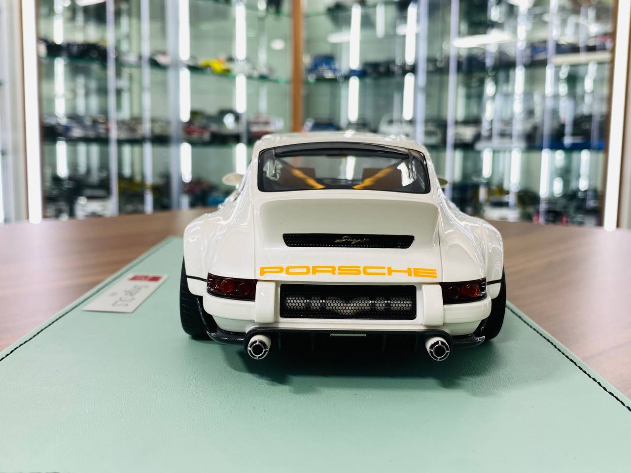 1/18 Resin Model - Make Up Porsche Singer DLS 2018 in Pearl White Limi –  dturman.com