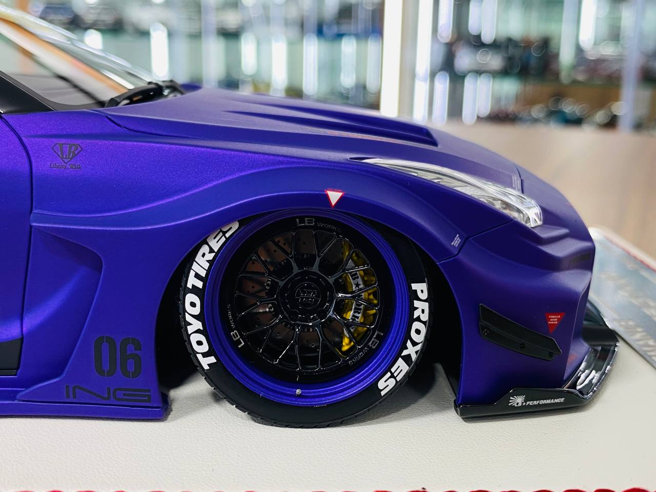 1/18 resin model of the Nissan R35 GT-RR LBWK in Matt Metallic Purple, Zero Fighter, limited to 8 pieces