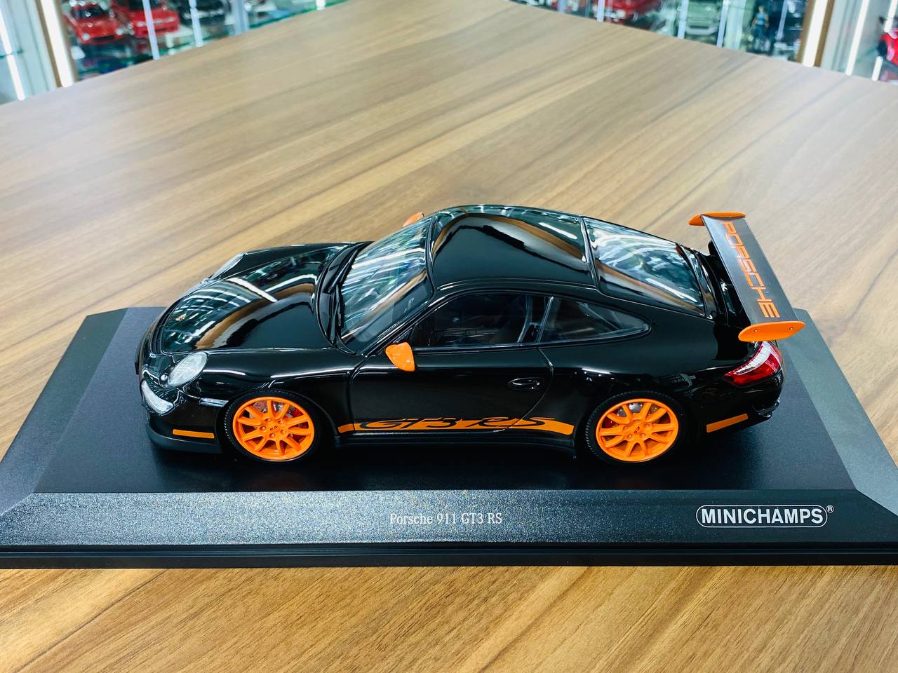 1/18 Diecast Minichamps - Porsche 911 GT3 RS 2007 - Black / Orange