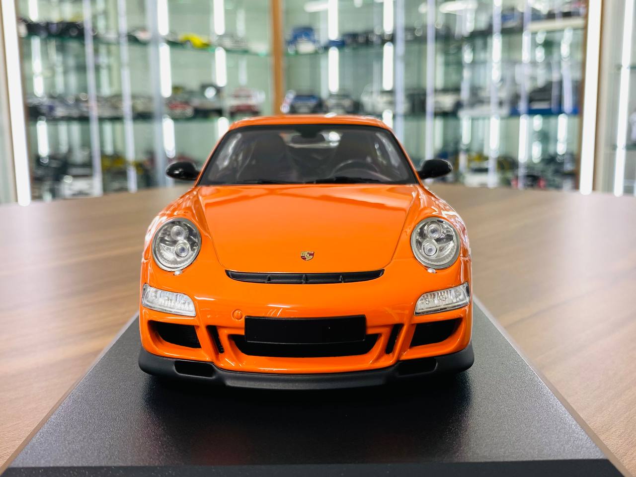 1/18 Diecast Minichamps - Porsche 911 GT3 RS 2007 - Vibrant Orange