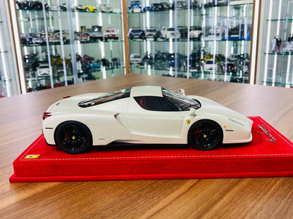 1/18 MR Collection Ferrari Enzo in a stunning pearl white | Limited Edition