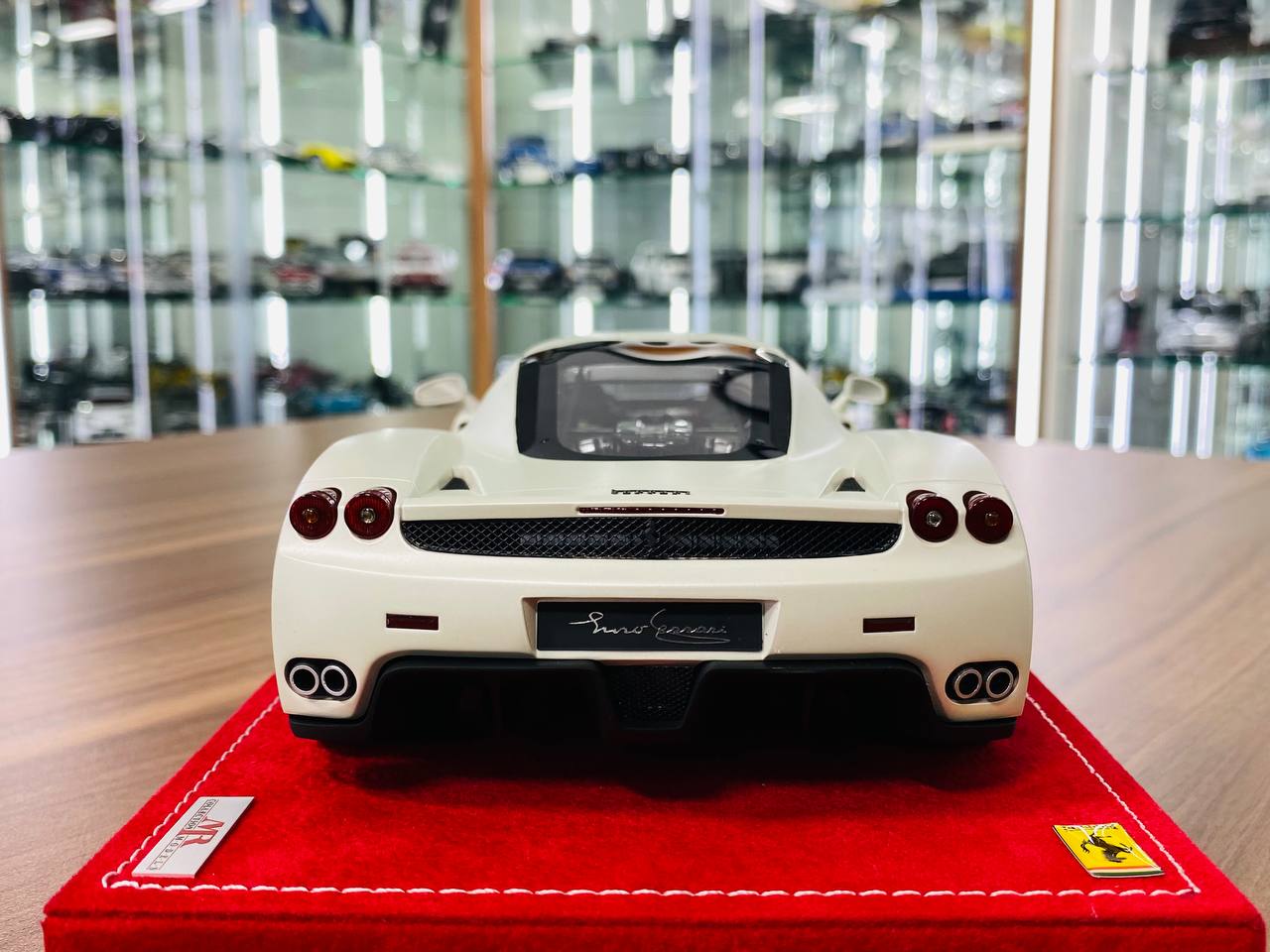 1/18 MR Collection Ferrari Enzo in a stunning pearl white | Limited Edition