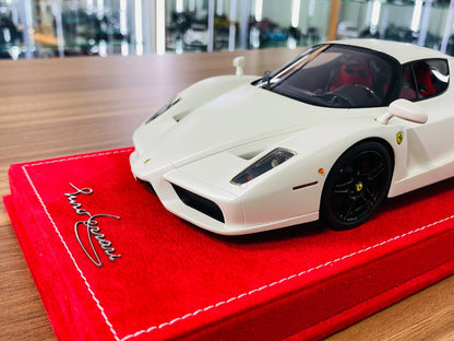 1/18 MR Collection Ferrari Enzo in a stunning pearl white | Limited Edition