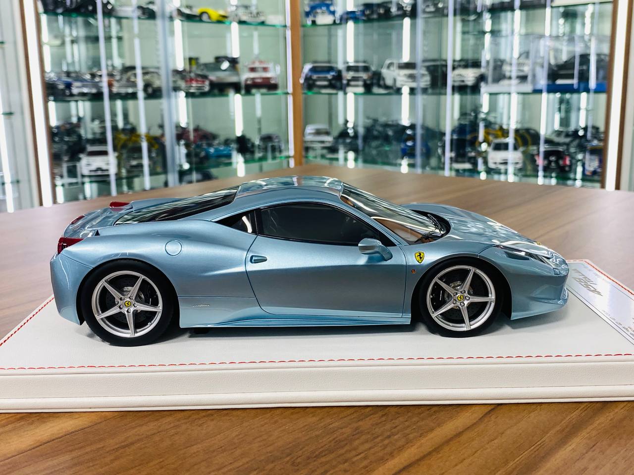 1/18 Resin Dino Models Ferrari 458 Italia ice blue Limited Edition