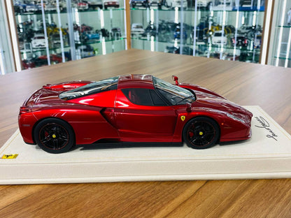 1/18 MR Collection Ferrari Enzo Rosso Efesto (deep red) black rims & red accent line