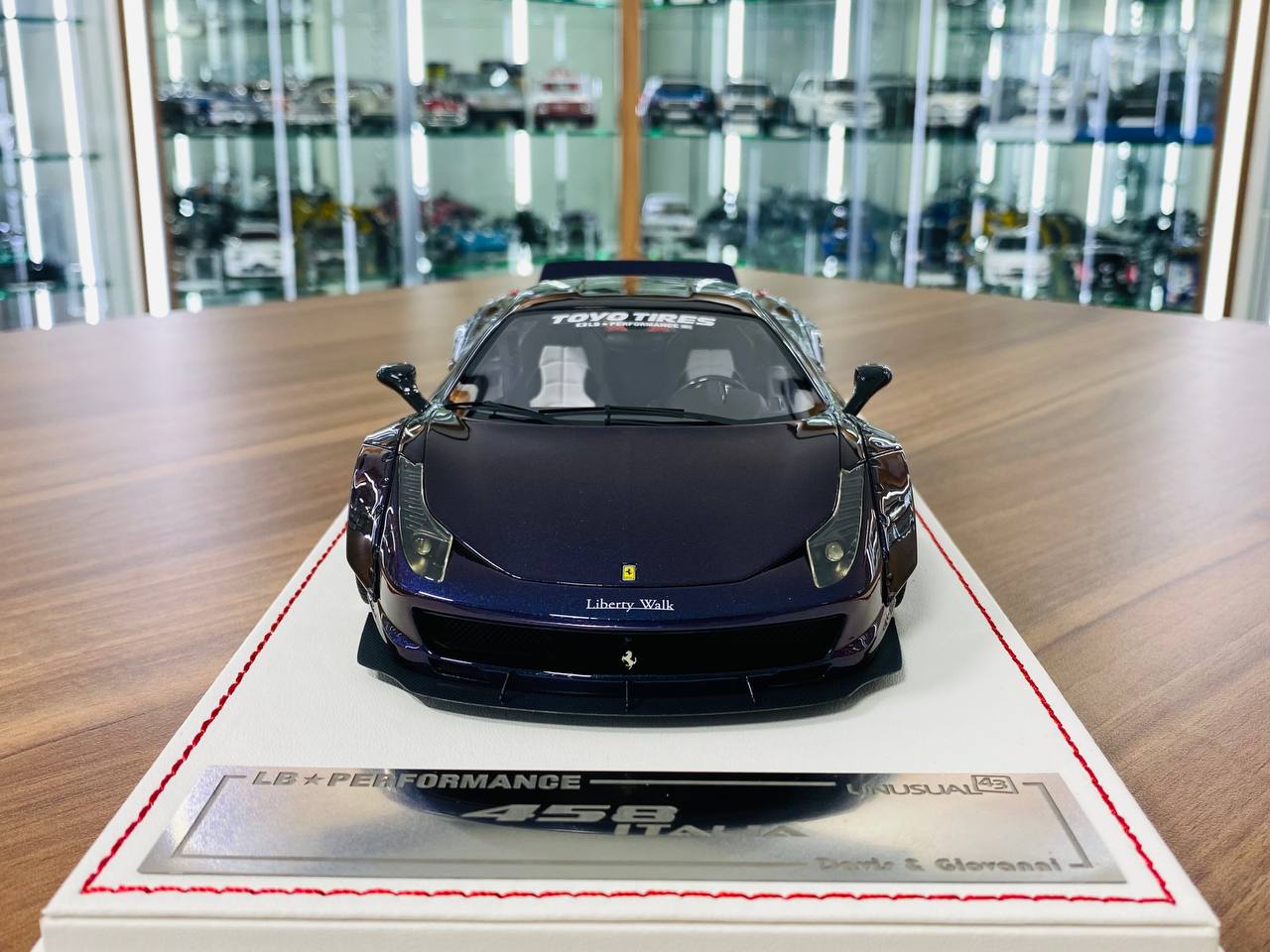 1/18 Resin Model - Davis & Giovanni Ferrari 458 ITALIA LB Performance with Midnight Magic Purple