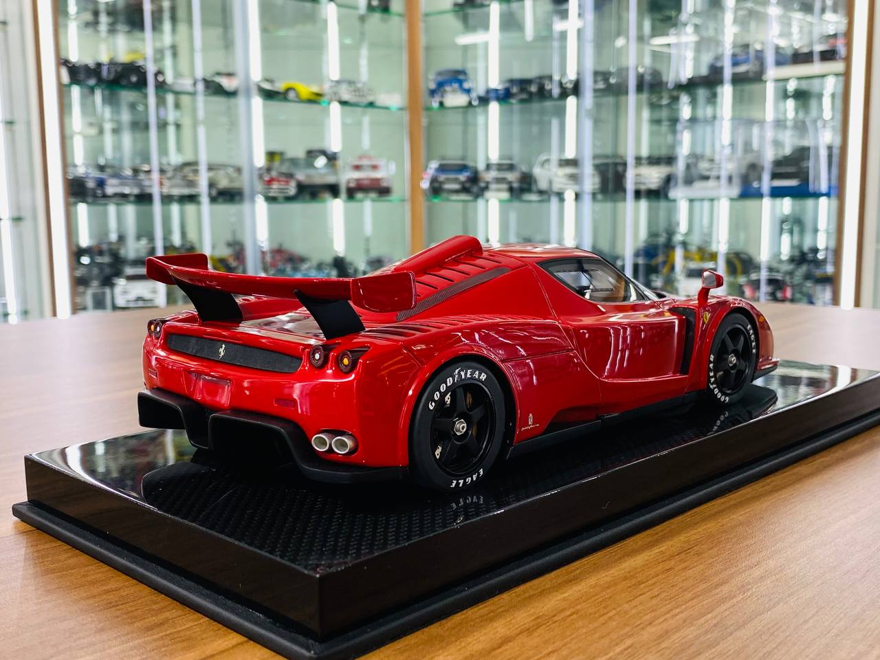 1/18 Resin Model - Dino versus Japan Ferrari Enzo in Red ==> Hand Built