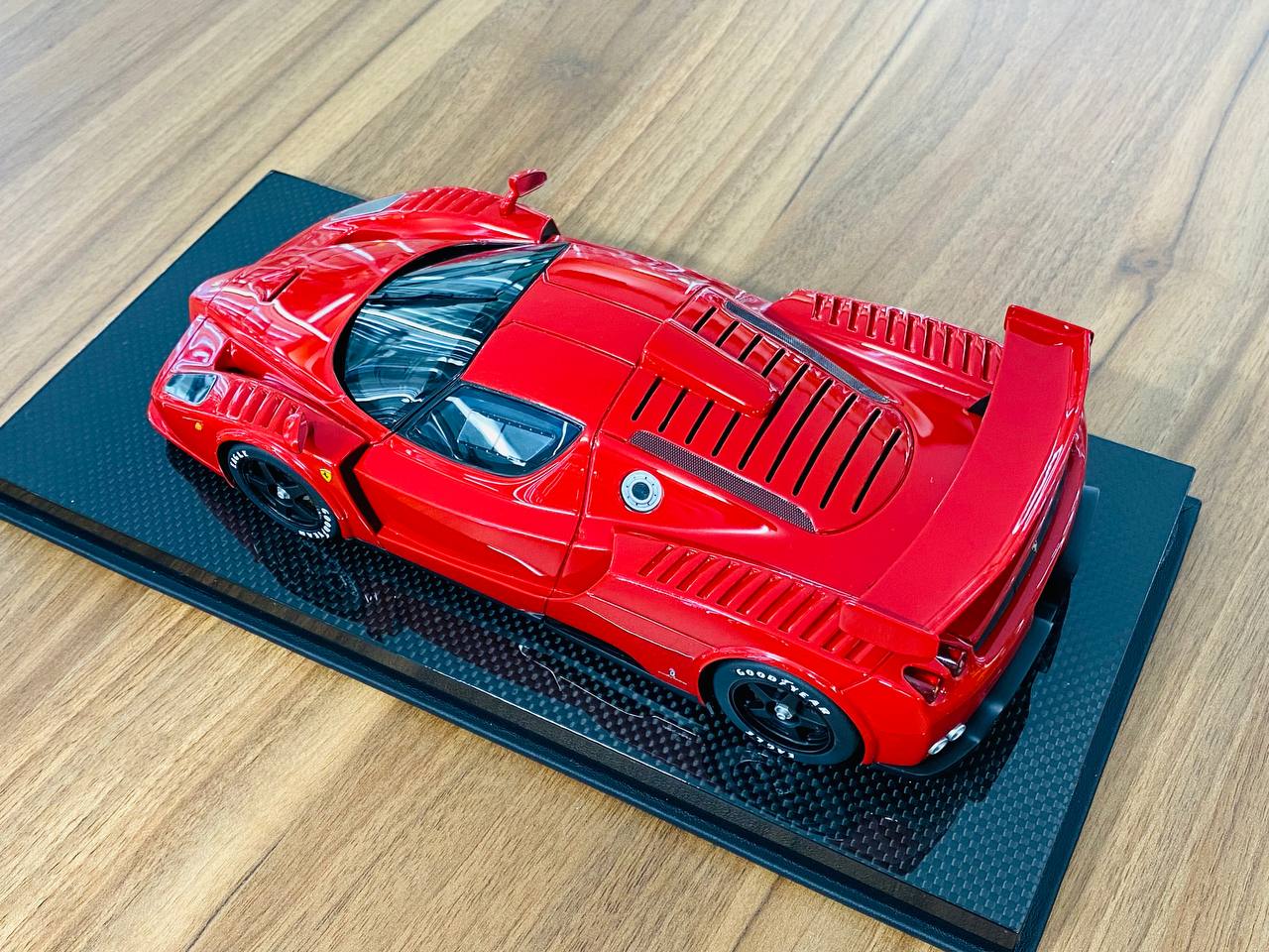 1/18 Resin Model - Dino versus Japan Ferrari Enzo in Red ==> Hand Built