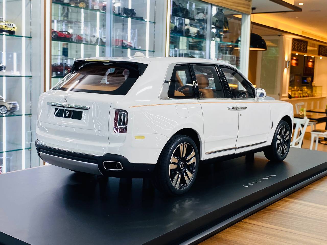 1/8 scale Amalgam Rolls-Royce Cullinan in a stunning white finish with gold line