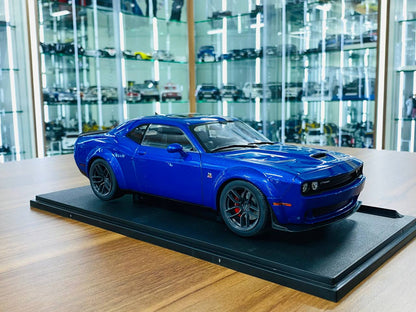 1/18 Solido Dodge Challenger R/T Scat Pack Wide Body in electric blue pearl