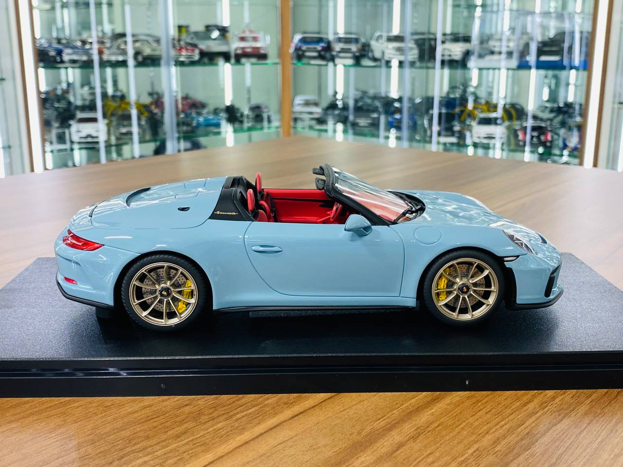 1/18 Resin GT Spirit - Porsche 911 (991.2) Speedster 2019 Meissen Blue Limited Edition 999 pcs