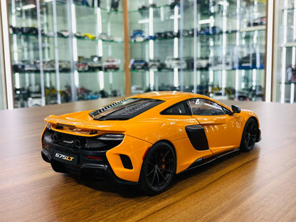 1/18 Diecast Model  AUTOart McLaren 675LT Orange