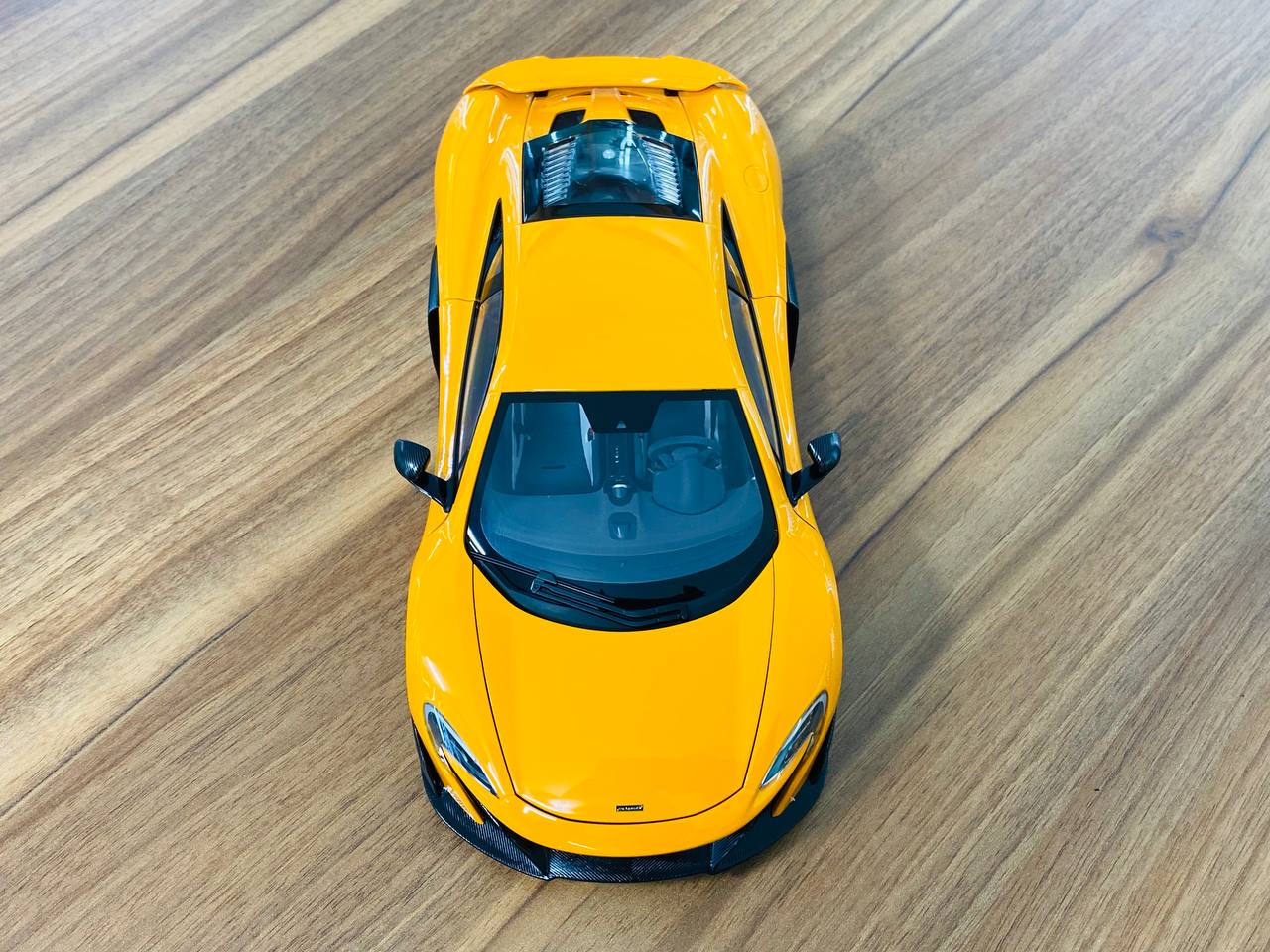 1/18 Diecast Model  AUTOart McLaren 675LT Orange