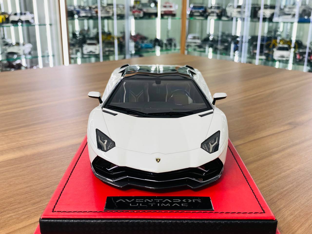 1/18 resin MR Collection Lamborghini Aventador ULTIMATE white Limited Edition