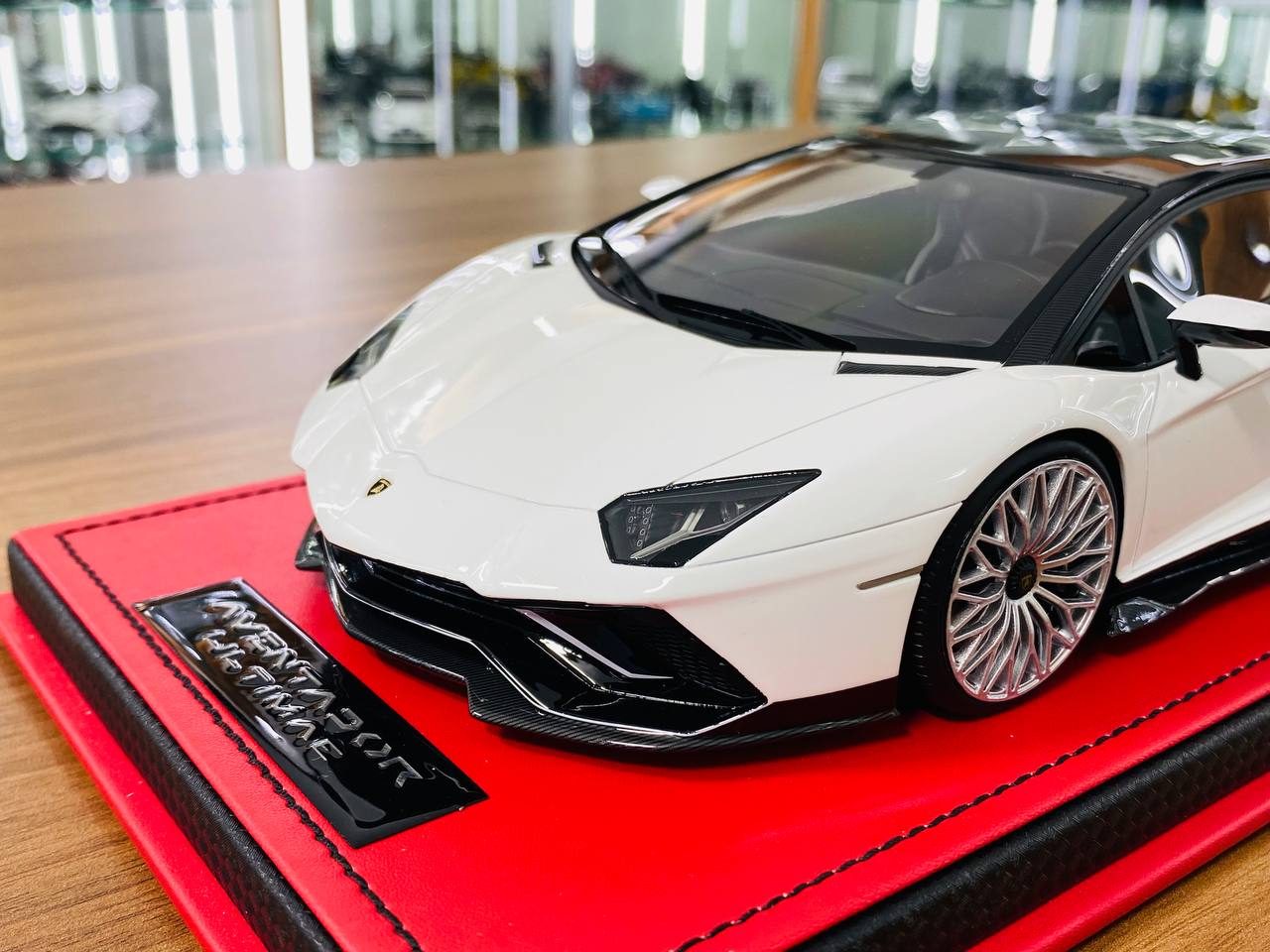 1/18 resin MR Collection Lamborghini Aventador ULTIMATE white Limited Edition