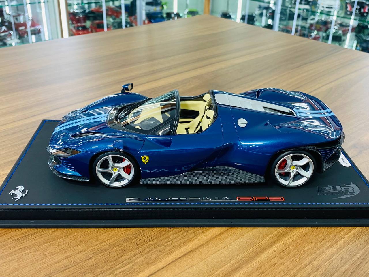 1/18 resin BBR Models Ferrari DAYTONA SP3 Blue Abu Dhabi Limited: 36 pcs