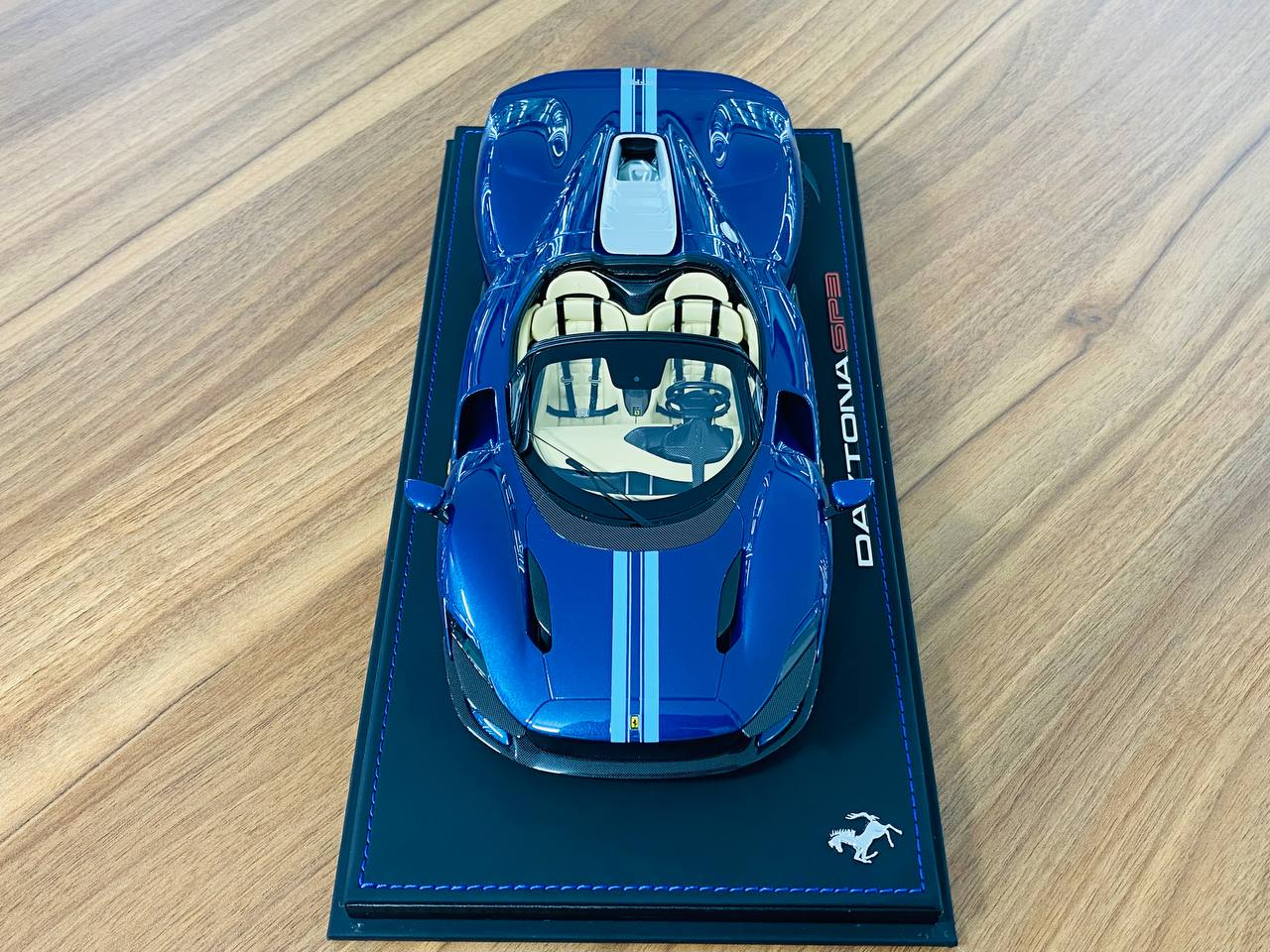 1/18 resin BBR Models Ferrari DAYTONA SP3 Blue Abu Dhabi Limited: 36 pcs