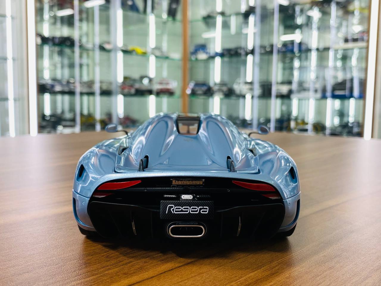 1/18 Diecast Model AUTOart Koenigsegg Regera blue