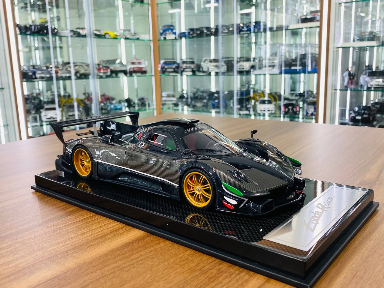 1/18 Resin  Dino Model Pagani Zonda Revolución Carbon Fiber/Grey Limited to 15 pieces