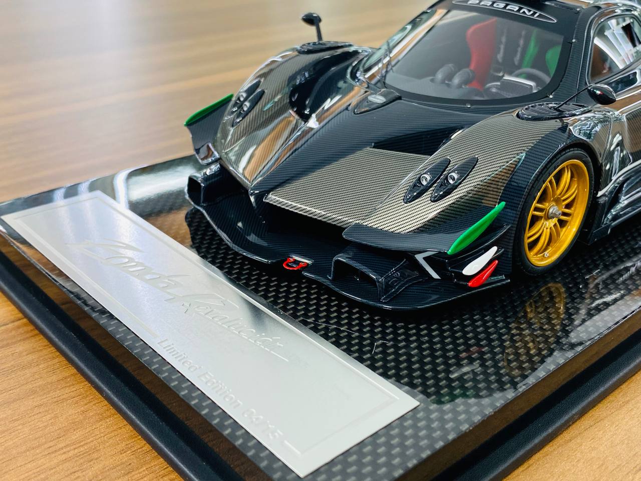 1/18 Resin  Dino Model Pagani Zonda Revolución Carbon Fiber/Grey Limited to 15 pieces