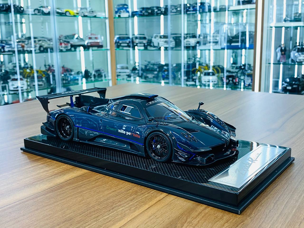 1/18 Resin Dino Model Pagani Zonda Revolución Carbon Fiber/Blue.2 Limited to 15 pcs.