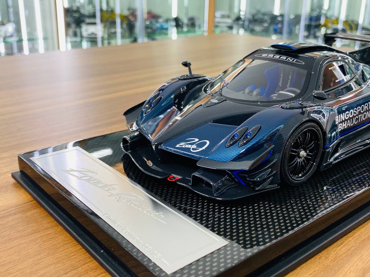 1/18 Resin Dino Model Pagani Zonda Revolución Carbon Fiber/Blue.2 Limited to 15 pcs.