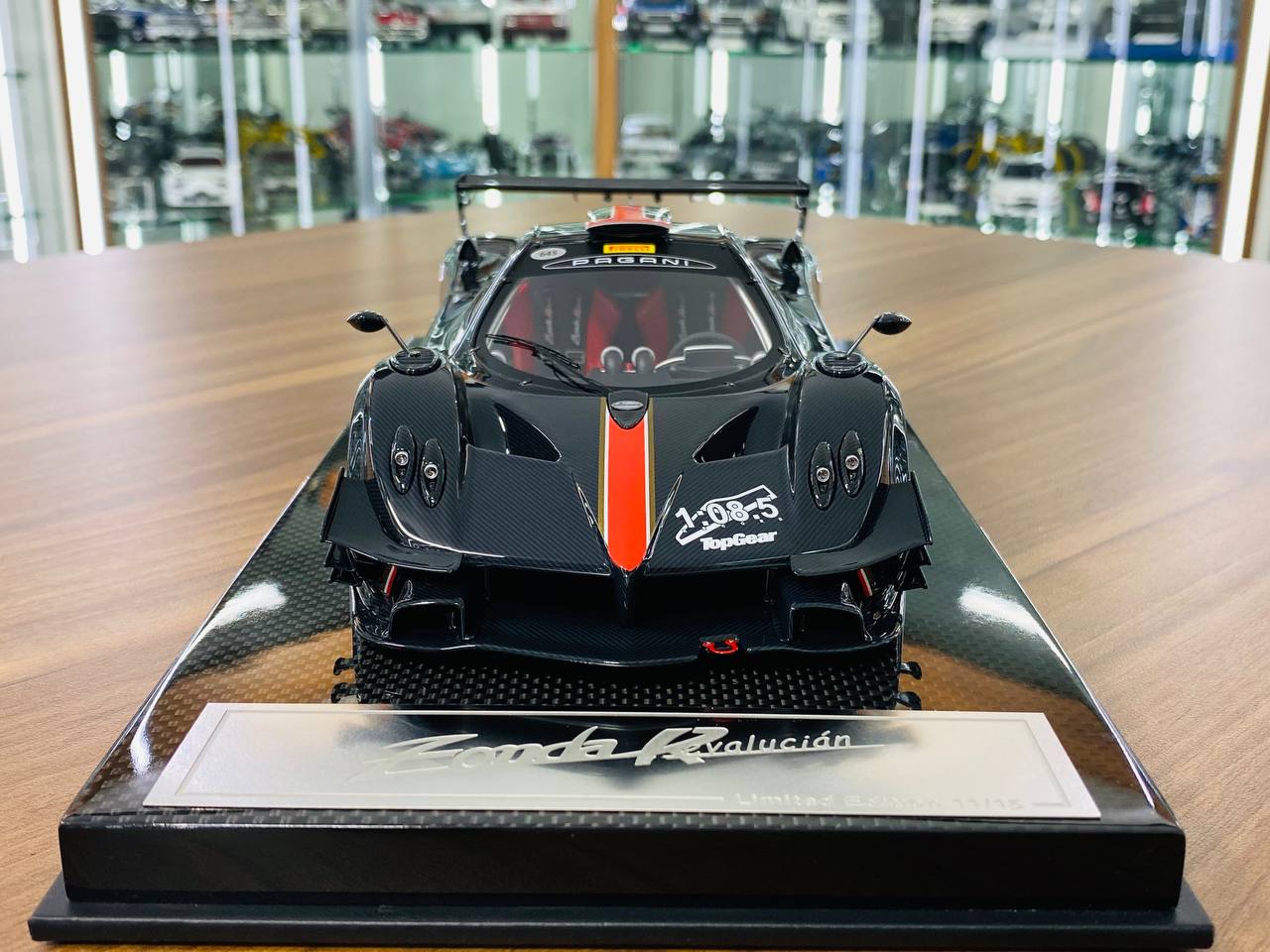 1/18 Resin Dino Model Pagani Zonda Revolución Carbon Fiber/Black.2 Limited to 15 pcs.