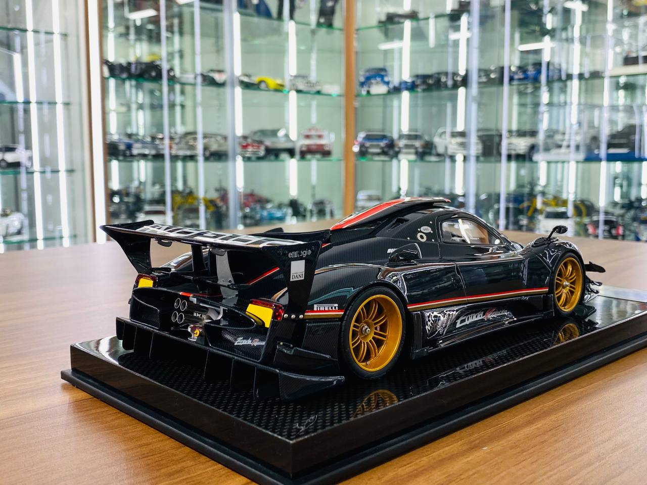 1/18 Resin Dino Model Pagani Zonda Revolución Carbon Fiber/Black.2 Limited to 15 pcs.