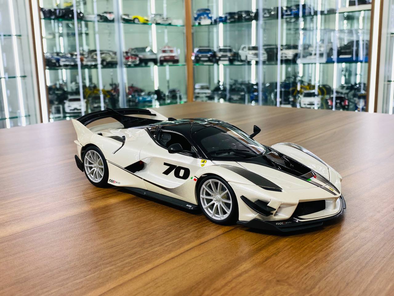 1/18 Metal Diecast Bburago Ferrari FXX K #70 white