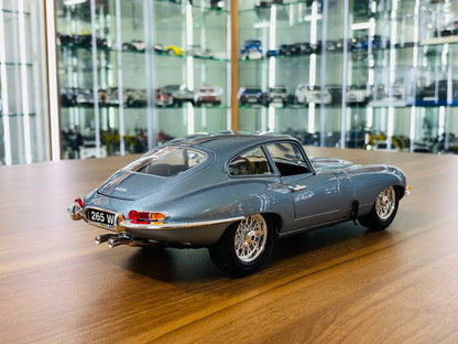 1/18 Diecast Bburago Jaguar E Type Coupe blue